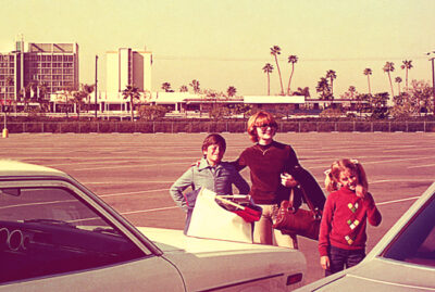 mkt-1402-vintage-family-527×354